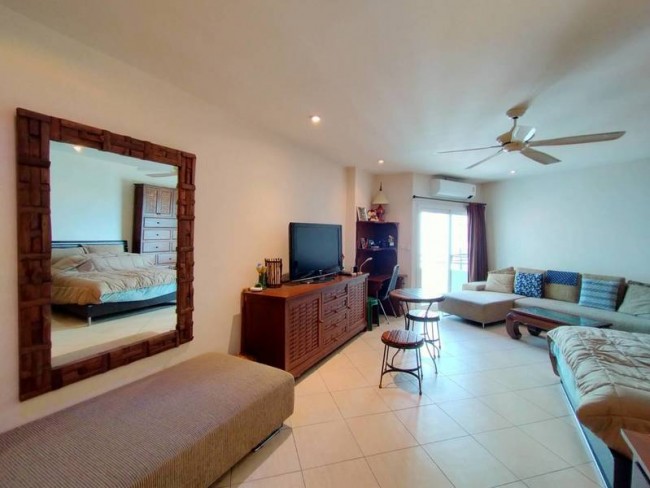 [CR021] Apartment for Sale with river and mountain view at Chiang Mai Riverside Condominium, in Nong Hoi