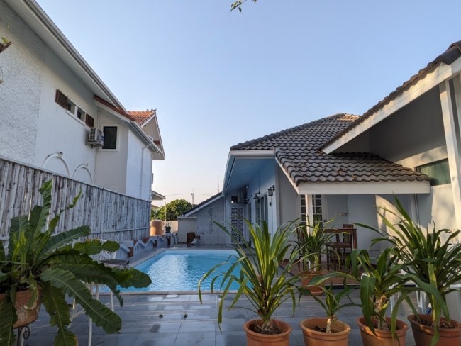 [H595] House for rent with three bedrooms, four bathrooms, swimming pool at Tambon Nong Hoi, Mueang Chiang Mai District, Chiang Mai