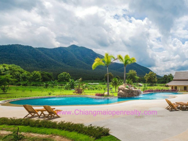 [OBO16] Sabaisabai Resort for Rent mountain view golf hole pool waterfall.