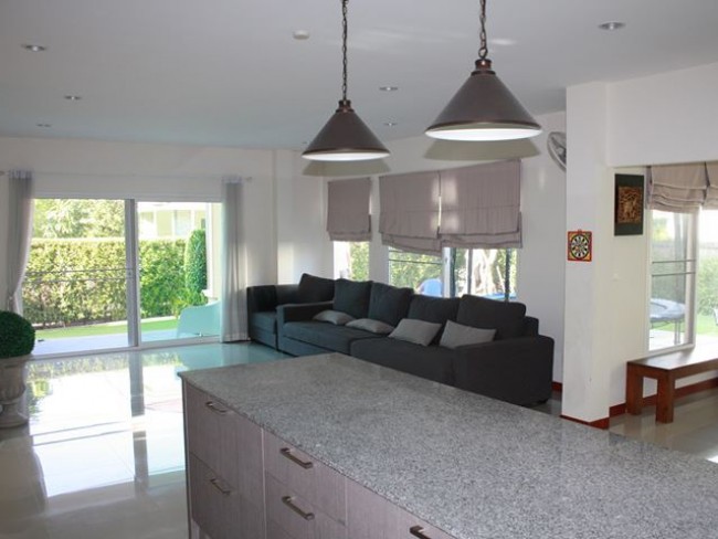 (English) [H428] 3 bedrooms Beautiful house for SALE