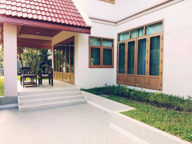 [H429] House for Rent 4 bedrooms 5 bathrooms beautiful house.