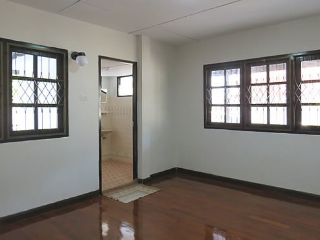 (English) [H430] House for Rent/Sale 6 bedrooms in city @ NongHoi