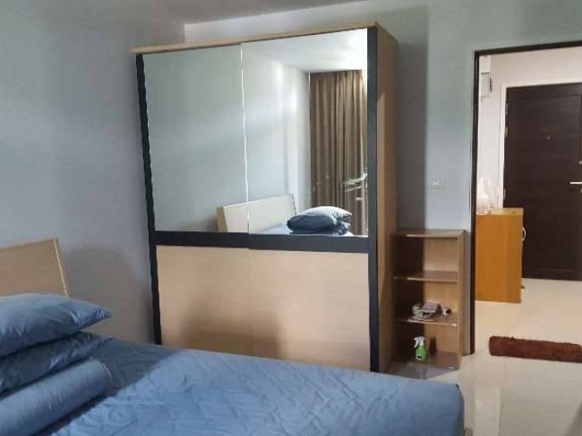[CPR617] Apartment for Rent offers a king size bed. close to maya and CM university.