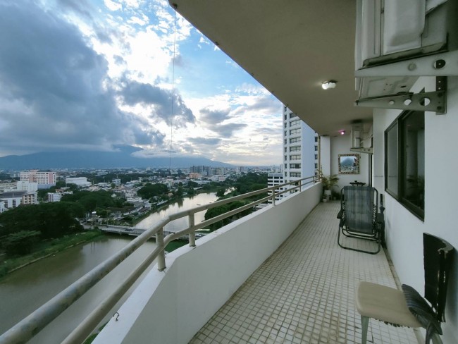 (English) [CR002] An amazing 2 bedrooms 125 sq.m. apartment for rent with long balcony overlooking the Ping River