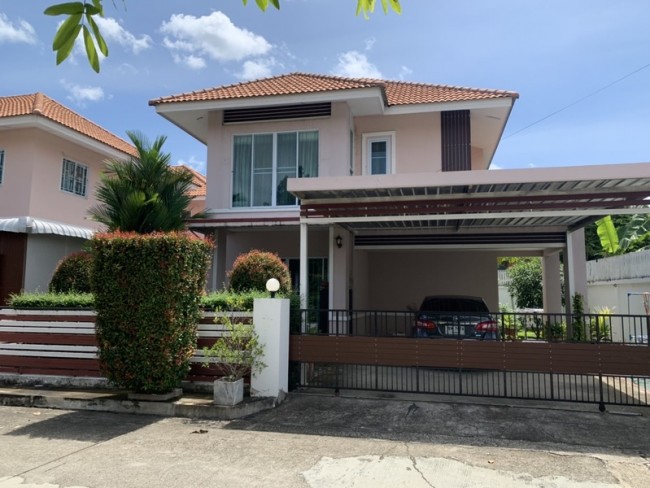 2 storey house for sale near Charoen Charoen Market, San Klang Intersection, San Kamphaeng Sai Mai, Saraphi, Chiang Mai.