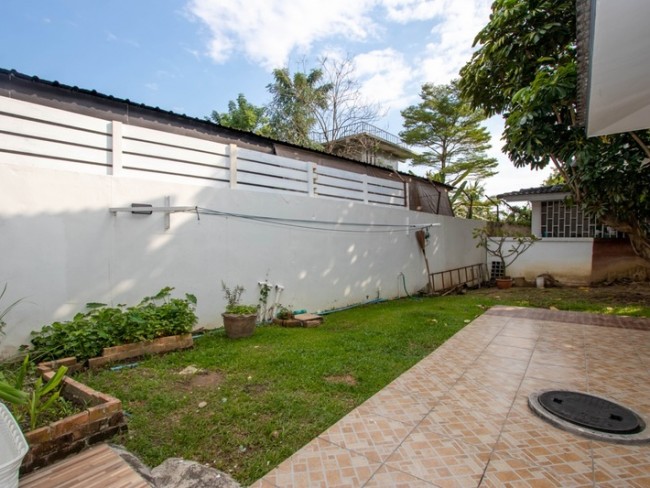 [H521] Land and House For Sale 4 Bedrooms with Pool ,Large garden For relaxed