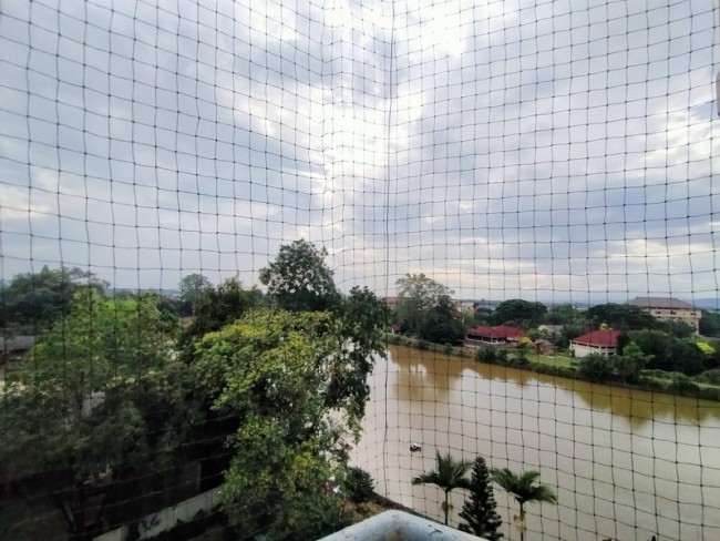 (Thai) [CR038] Condo for sale with river view at Chiang Mai Riverside Condominium, Near Nong-Hoi Market ,Varee Chiangmai School ,Hospital
