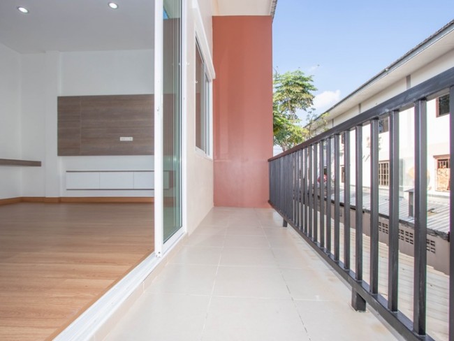 H536] : Sale Two-bedroom townhouse under 2 million at San Sai District Chiang Mai Province