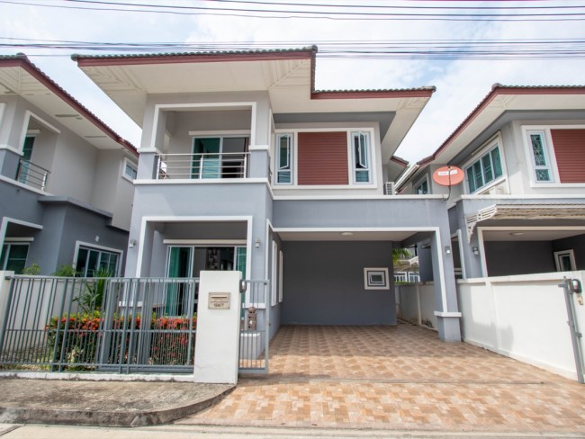 [H578]Two story house with 3 beds 3 Baths near market,Ton Pao,San Kam Paeng,Chiangmai ; Price 2,590,000 Baht.